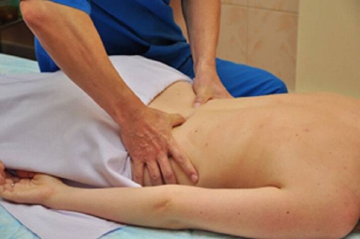 Masáž na účinnú liečbu osteochondrózy bedrovej chrbtice